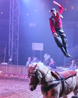 Cirque Ma'Ceo Grants Pass