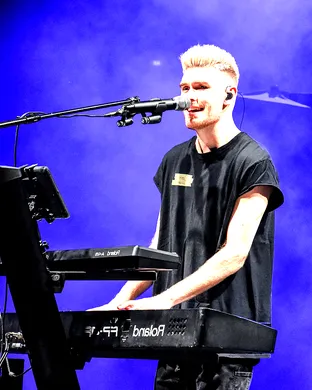 Colton Dixon Grants Pass
